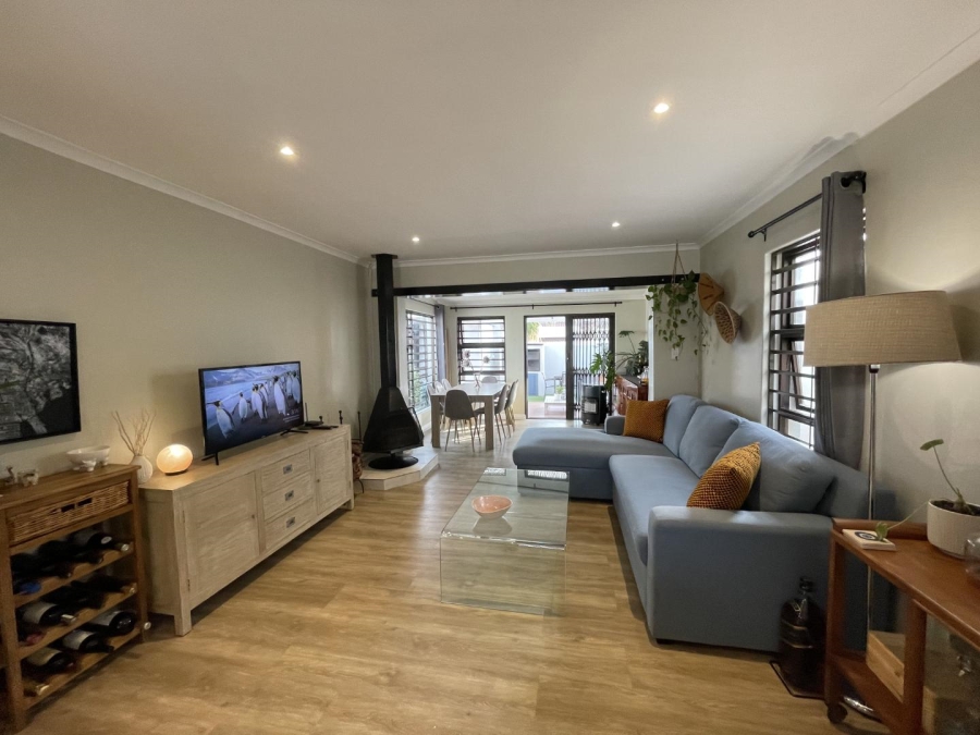 3 Bedroom Property for Sale in Kirstenhof Western Cape